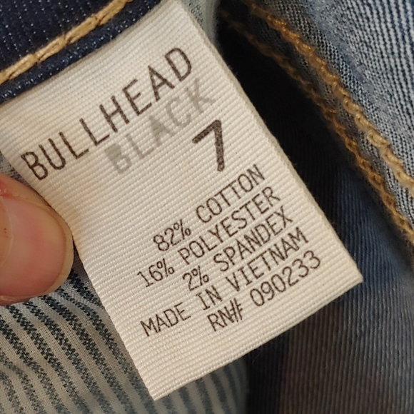 Bullhead Low Rise Jeans - Picture 4 of 4